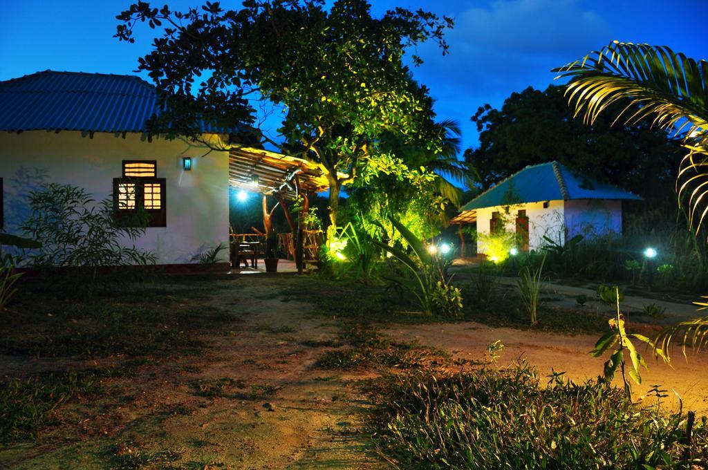 Sea Sound Cabana & Restaurant แทนกาลเล ภายนอก รูปภาพ